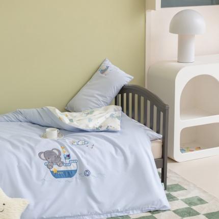 91家纺网 家纺一手货源 找家纺 总喜多兔 2023新款40支13372纯棉小小梦绣花幼儿园被子三件套