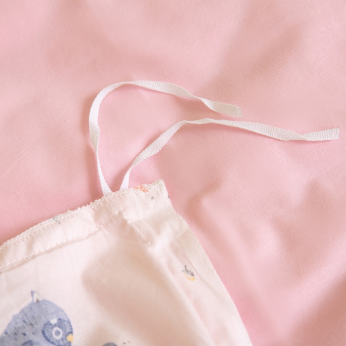 91家纺网 家纺一手货源 找家纺 喜多兔 2023新款40支13372纯棉小小梦绣花幼儿园被子三件套 粉色狐狸宝贝