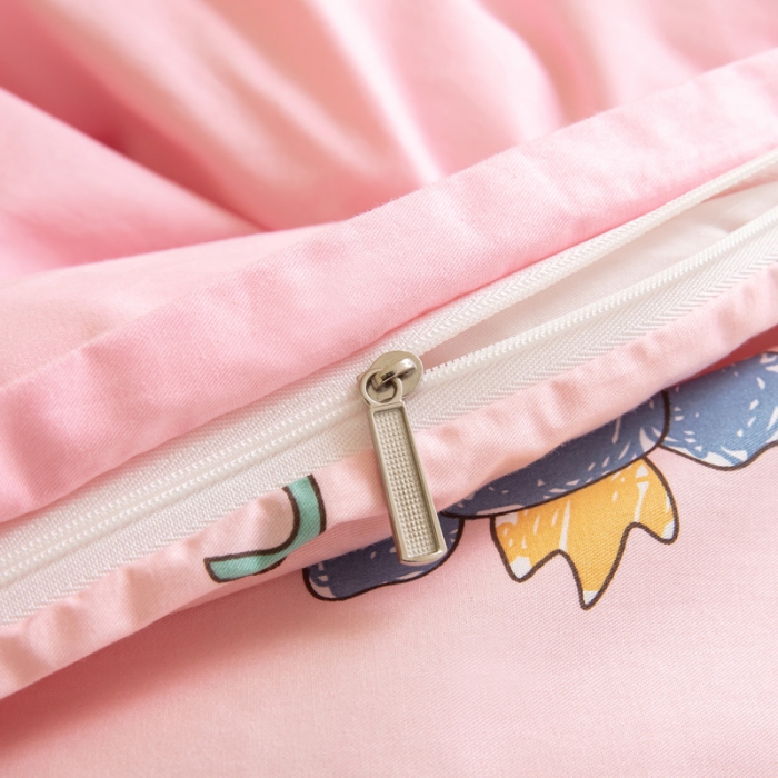 91家纺网 家纺一手货源 找家纺 喜多兔 2023新款40支13372纯棉小小梦绣花幼儿园被子三件套 粉色狮子宝贝