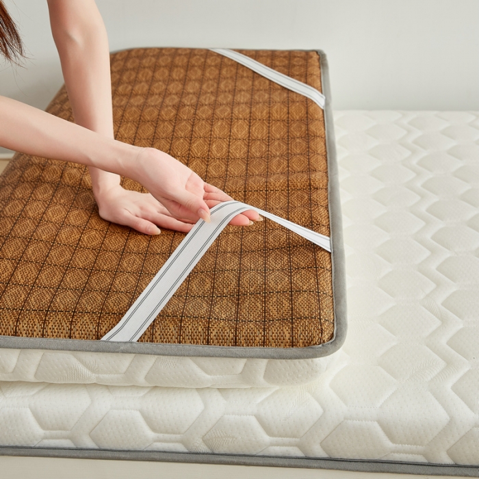 91家纺网 家纺一手货源 找家纺 锦丝钰床垫 2025新款学生多功能冰藤针织棉双面四季两用床垫 格子白