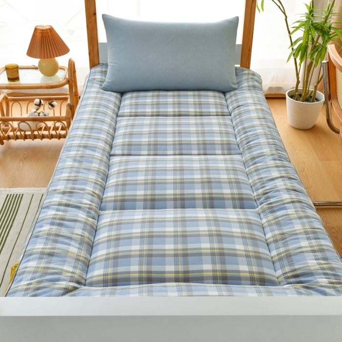 91家纺网 家纺一手货源 找家纺 鑫钰 2023新款学生宿舍专用全棉色织床褥垫褥软床垫整张羽丝棉填充 丁香蓝格