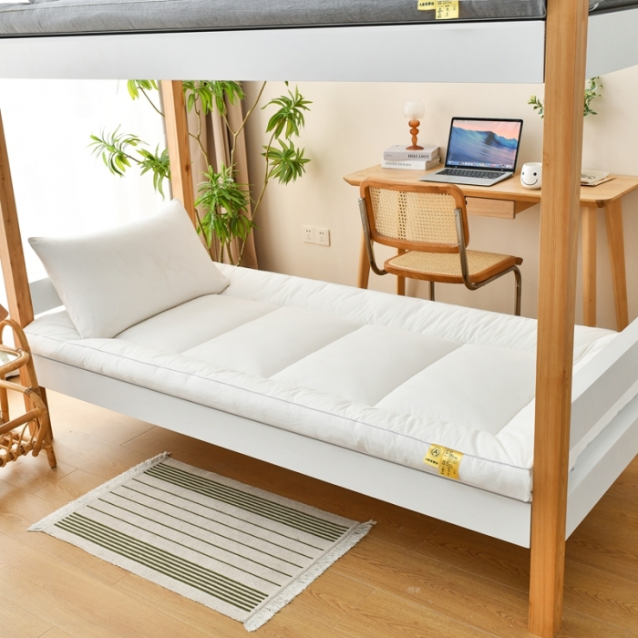 91家纺网 家纺一手货源 找家纺 鑫钰 2023新款学生宿舍专用全棉色织床褥垫褥软床垫整张羽丝棉填充 简洁白