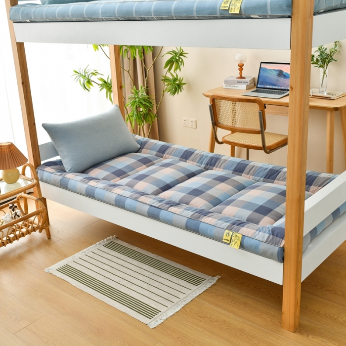 91家纺网 家纺一手货源 找家纺 鑫钰 2023新款学生宿舍专用全棉色织床褥垫褥软床垫整张羽丝棉填充 七彩格蓝