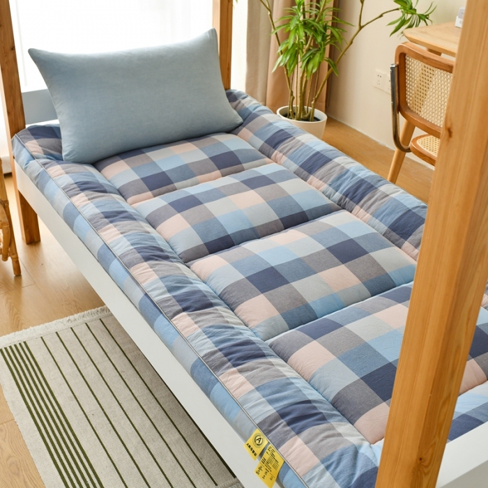 91家纺网 家纺一手货源 找家纺 鑫钰 2023新款学生宿舍专用全棉色织床褥垫褥软床垫整张羽丝棉填充 七彩格蓝