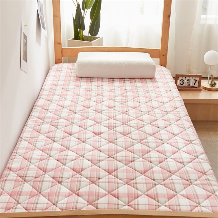 91家纺网 家纺一手货源 找家纺 寐珂 2025新款水洗棉棉花床垫系列-学生款 草莓格调