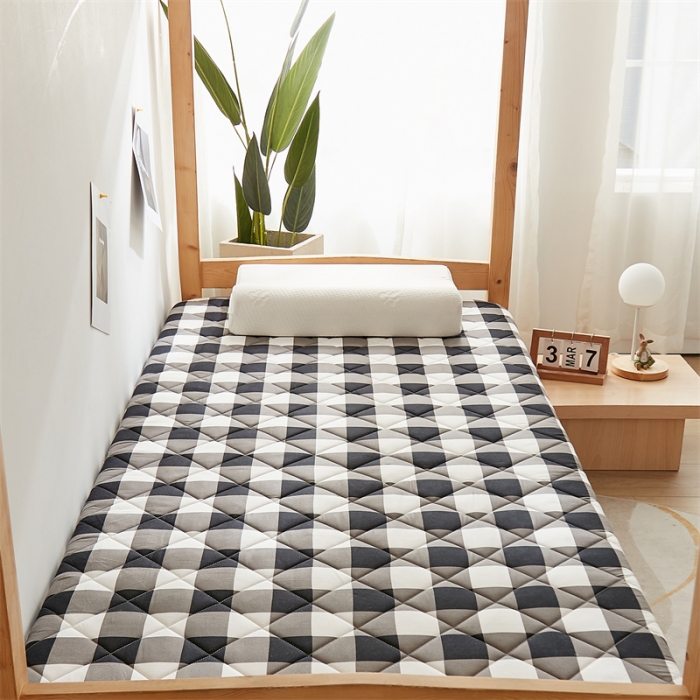 91家纺网 家纺一手货源 找家纺 寐珂 2025新款水洗棉棉花床垫系列-学生款 黑白中格