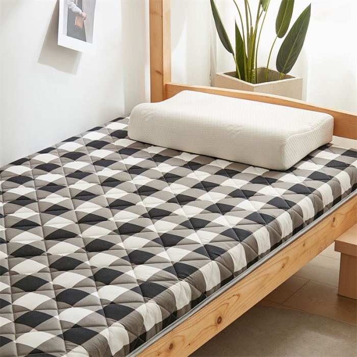 91家纺网 家纺一手货源 找家纺 寐珂 2025新款水洗棉棉花床垫系列-学生款 黑白中格