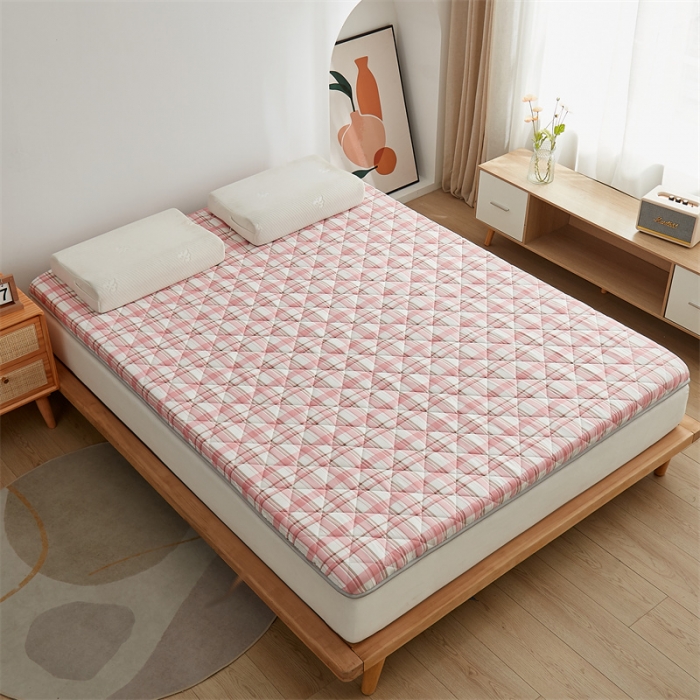 91家纺网 家纺一手货源 找家纺 寐珂 2025新款水洗棉棉花床垫系列-双人床 草莓格调