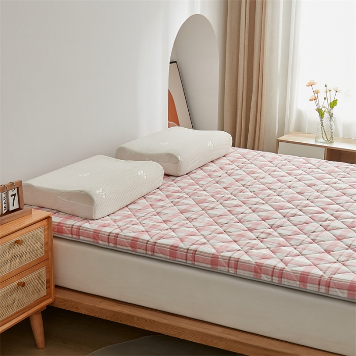91家纺网 家纺一手货源 找家纺 寐珂 2025新款水洗棉棉花床垫系列-双人床 草莓格调