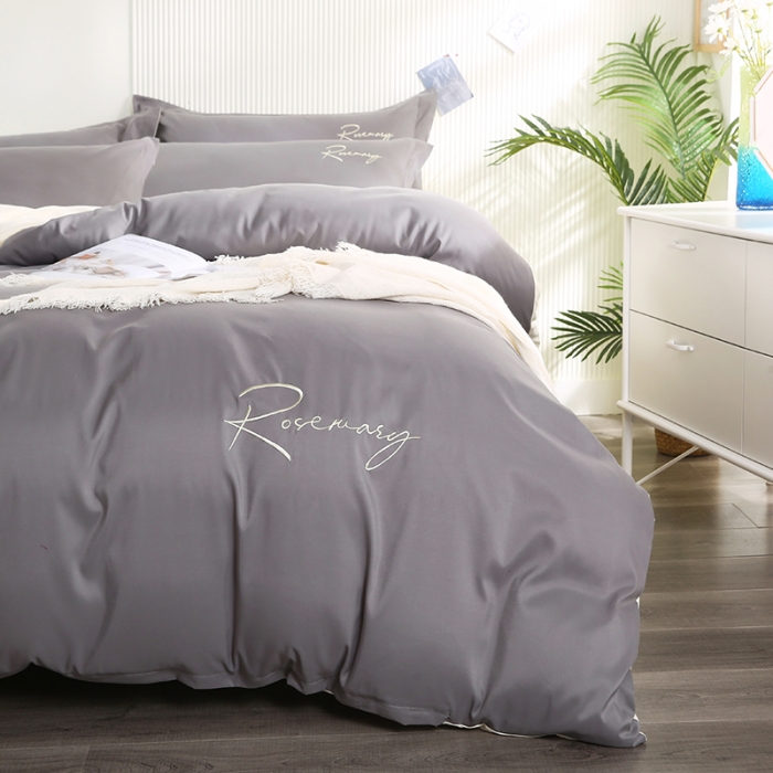 91家纺网 家纺一手货源 找家纺 7V 现货3000套110g加厚磨毛刺绣网红直播四件套     库存数量每个颜色500套 银灰米