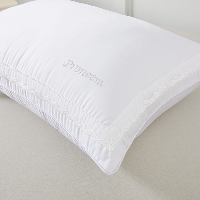 91家纺网 家纺一手货源 找家纺 （总）歌历斯  2023新款滚边烫钻蓬松舒睡玻尿酸纤维亲肤枕