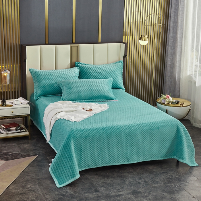 91家纺网 家纺一手货源 找家纺 佳梦家纺 2023新款牛奶绒华夫格床盖 绿色