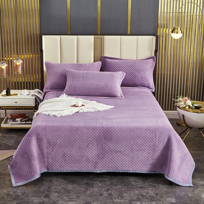 91家纺网 家纺一手货源 找家纺 佳梦家纺 2023新款牛奶绒华夫格床盖 紫色
