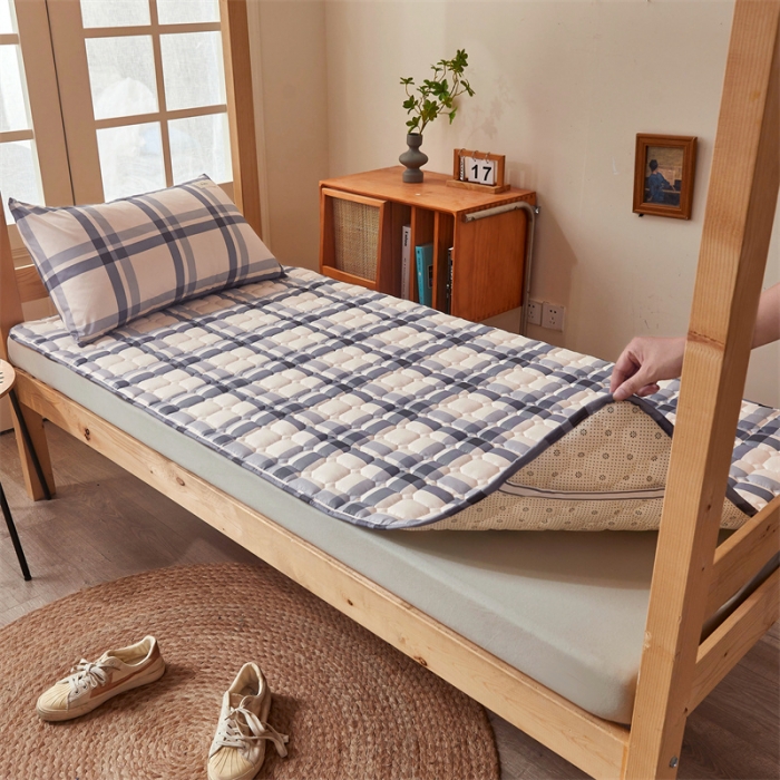 91家纺网 家纺一手货源 找家纺 （总）雯豆2023新款学生宿舍上下铺床护垫软垫子加厚榻榻米防滑床褥子