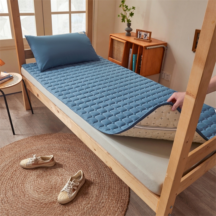 91家纺网 家纺一手货源 找家纺 雯豆学生宿舍上下铺床护垫软垫子加厚榻榻米防滑床褥子 玉米床褥-蓝灰