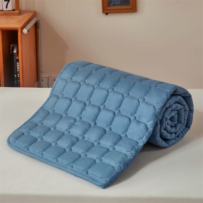 91家纺网 家纺一手货源 找家纺 雯豆学生宿舍上下铺床护垫软垫子加厚榻榻米防滑床褥子 玉米床褥-蓝灰