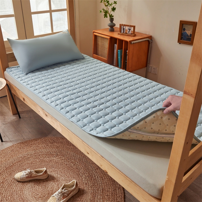 91家纺网 家纺一手货源 找家纺 雯豆学生宿舍上下铺床护垫软垫子加厚榻榻米防滑床褥子 玉米床褥-晴山蓝