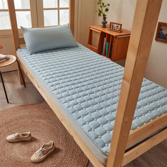 91家纺网 家纺一手货源 找家纺 雯豆学生宿舍上下铺床护垫软垫子加厚榻榻米防滑床褥子 玉米床褥-晴山蓝