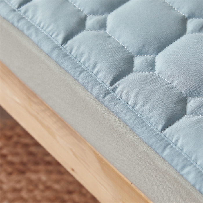 91家纺网 家纺一手货源 找家纺 雯豆学生宿舍上下铺床护垫软垫子加厚榻榻米防滑床褥子 玉米床褥-晴山蓝