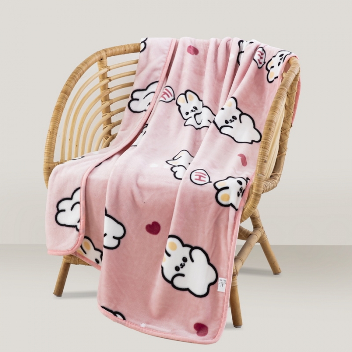 91家纺网 家纺一手货源 找家纺 恋尚羽 2025秋冬爆款印花披肩毯盖毯 萌萌兔粉