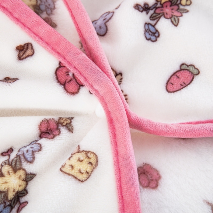 91家纺网 家纺一手货源 找家纺 恋尚羽 2025秋冬爆款印花披肩毯盖毯 花环兔