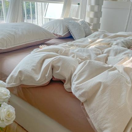 91家纺网 家纺一手货源 找家纺 总yyds网供【家用场景】细条纹云柔水洗棉单人双人四件套纯色双拼单被套