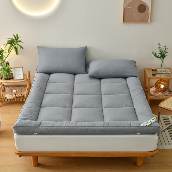 91家纺网 家纺一手货源 找家纺 鑫钰 2023新款纯棉全棉色织水洗床垫整张羽丝棉填充床褥垫褥软垫 冰山灰