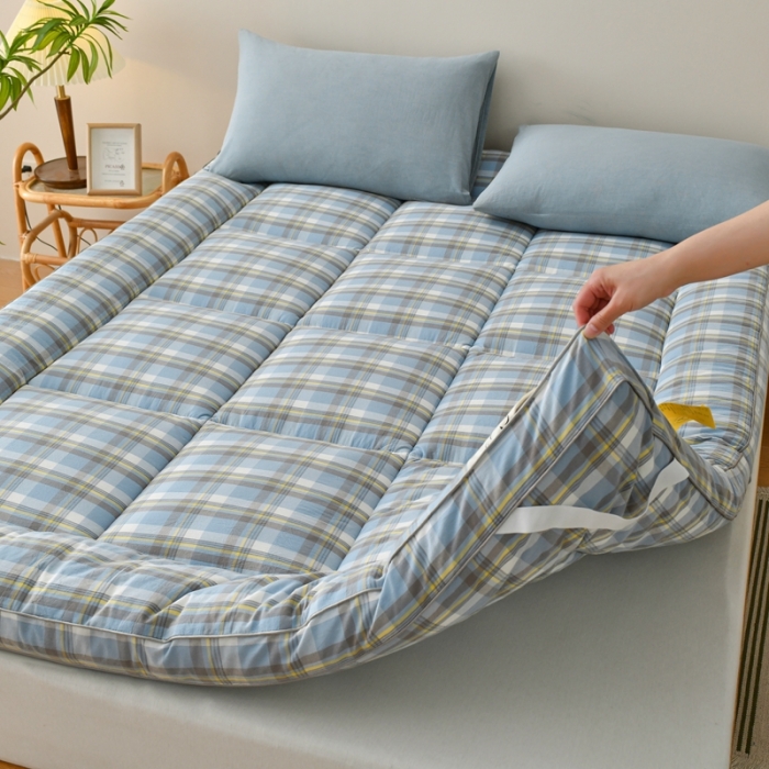 91家纺网 家纺一手货源 找家纺 鑫钰 2023新款纯棉全棉色织水洗床垫整张羽丝棉填充床褥垫褥软垫 丁香蓝格
