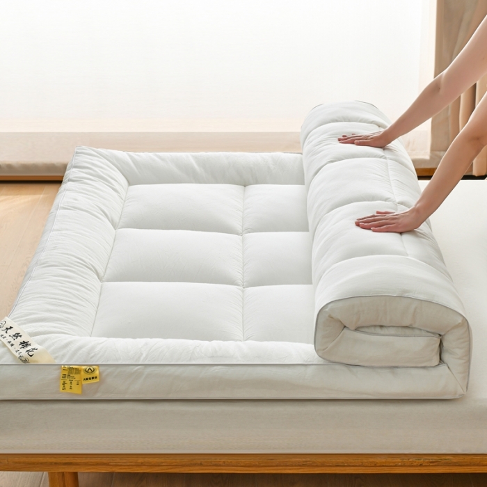 91家纺网 家纺一手货源 找家纺 鑫钰 2023新款纯棉全棉色织水洗床垫整张羽丝棉填充床褥垫褥软垫 简洁白