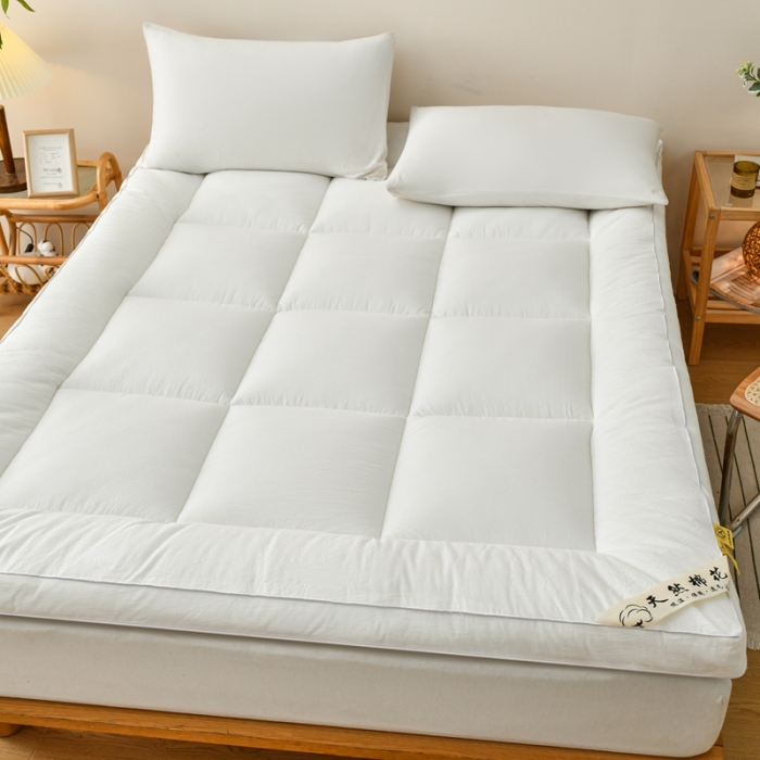 91家纺网 家纺一手货源 找家纺 鑫钰 2023新款纯棉全棉色织水洗床垫整张羽丝棉填充床褥垫褥软垫 简洁白