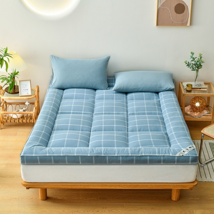 91家纺网 家纺一手货源 找家纺 鑫钰 2023新款纯棉全棉色织水洗床垫整张羽丝棉填充床褥垫褥软垫 蓝大格