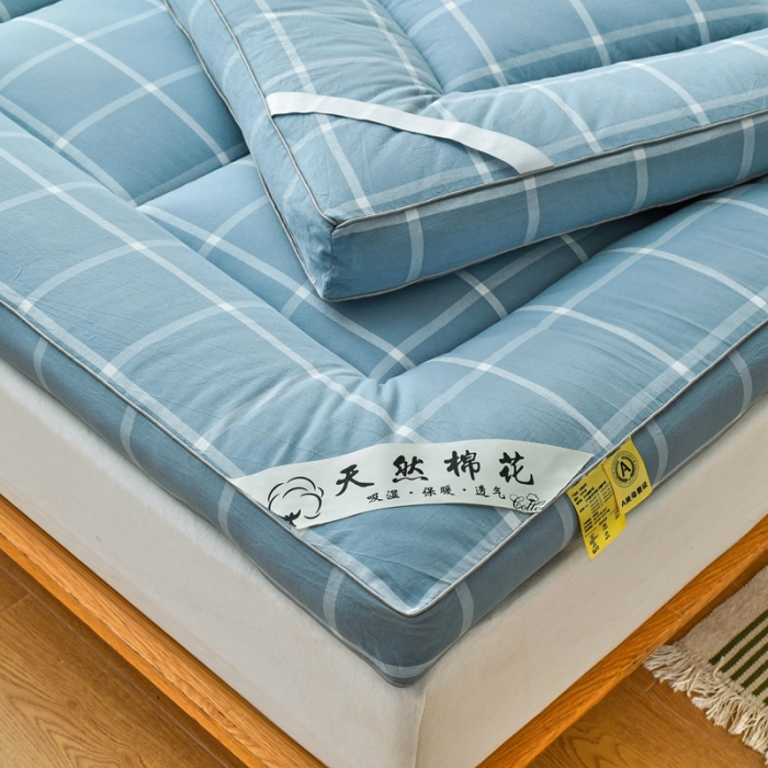 91家纺网 家纺一手货源 找家纺 鑫钰 2023新款纯棉全棉色织水洗床垫整张羽丝棉填充床褥垫褥软垫 蓝大格
