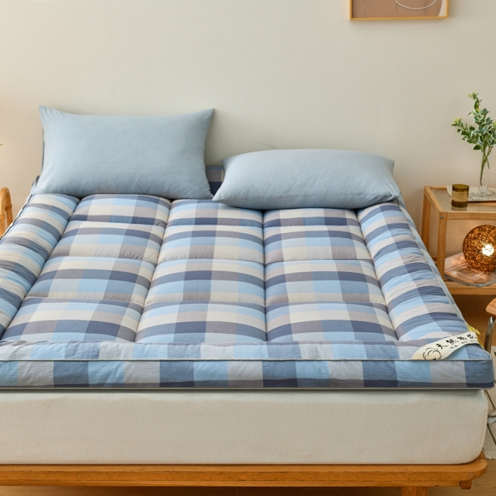 91家纺网 家纺一手货源 找家纺 鑫钰 2023新款纯棉全棉色织水洗床垫整张羽丝棉填充床褥垫褥软垫 七彩格蓝