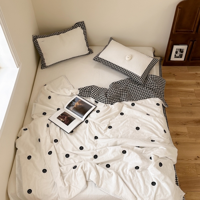 91家纺网 家纺一手货源 找家纺 （总）洋铭区 2023新款水洗棉绣花床盖系列