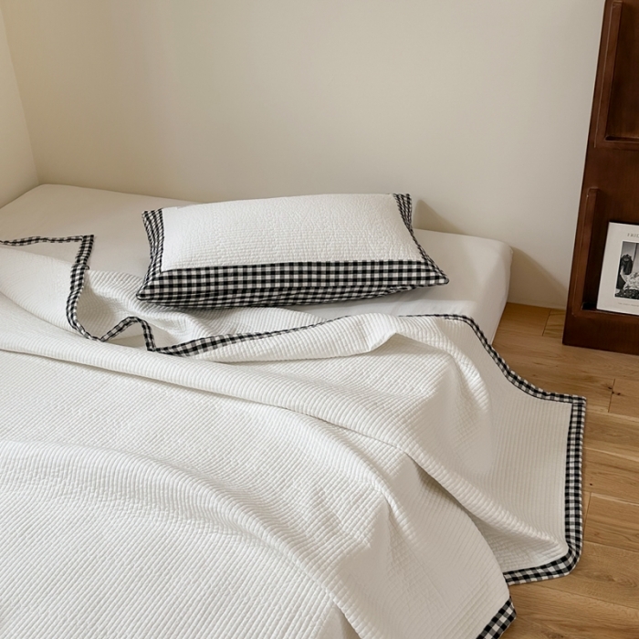 91家纺网 家纺一手货源 找家纺 洋铭区 2023新款水洗棉绣花床盖系列 小黑格床盖