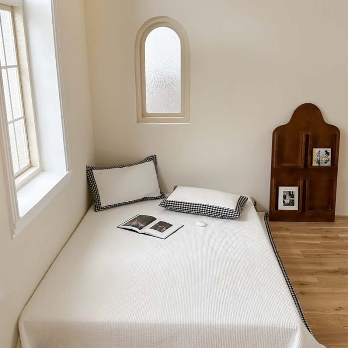 91家纺网 家纺一手货源 找家纺 洋铭区 2023新款水洗棉绣花床盖系列 小黑格床盖