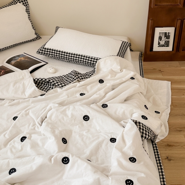 91家纺网 家纺一手货源 找家纺 洋铭区 2023新款水洗棉绣花床盖系列 幸福满满