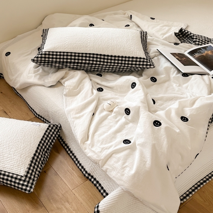 91家纺网 家纺一手货源 找家纺 洋铭区 2023新款水洗棉绣花床盖系列 幸福满满