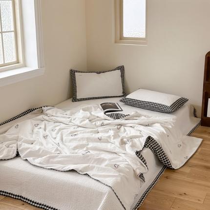 洋铭区 2023新款水洗棉绣花床盖系列 幸福鸭