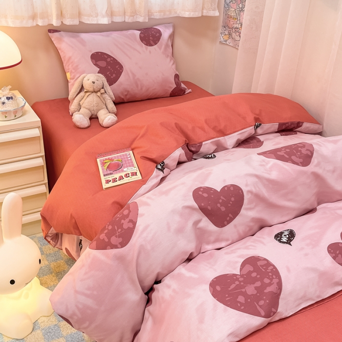 91家纺网 家纺一手货源 找家纺 简宜13070纯棉全棉40支斜纹卡通小清新学生床三件套四件套 浓情爱意