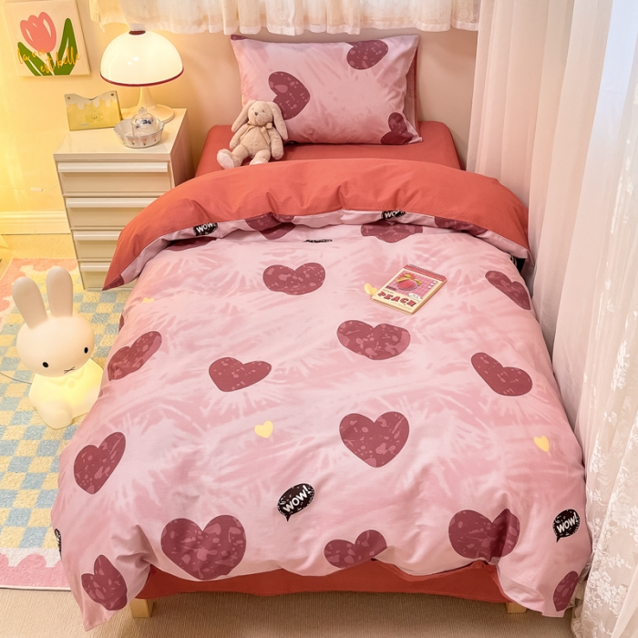 91家纺网 家纺一手货源 找家纺 简宜13070纯棉全棉40支斜纹卡通小清新学生床三件套四件套 浓情爱意