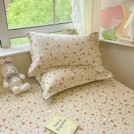 91家纺网 家纺一手货源 找家纺 铭成家纺 2024新款全棉小清新系列单品枕套呆萌小熊-咖