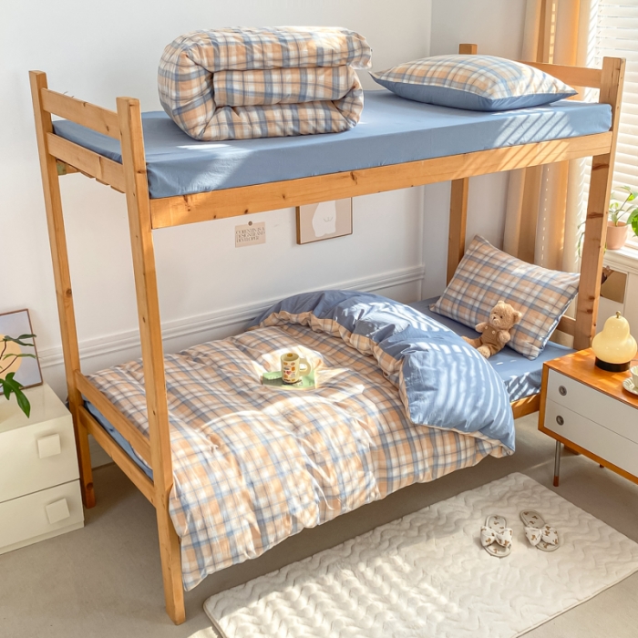 91家纺网 家纺一手货源 找家纺 吉象 2025新款色织学生水洗棉上下铺三件套 云端