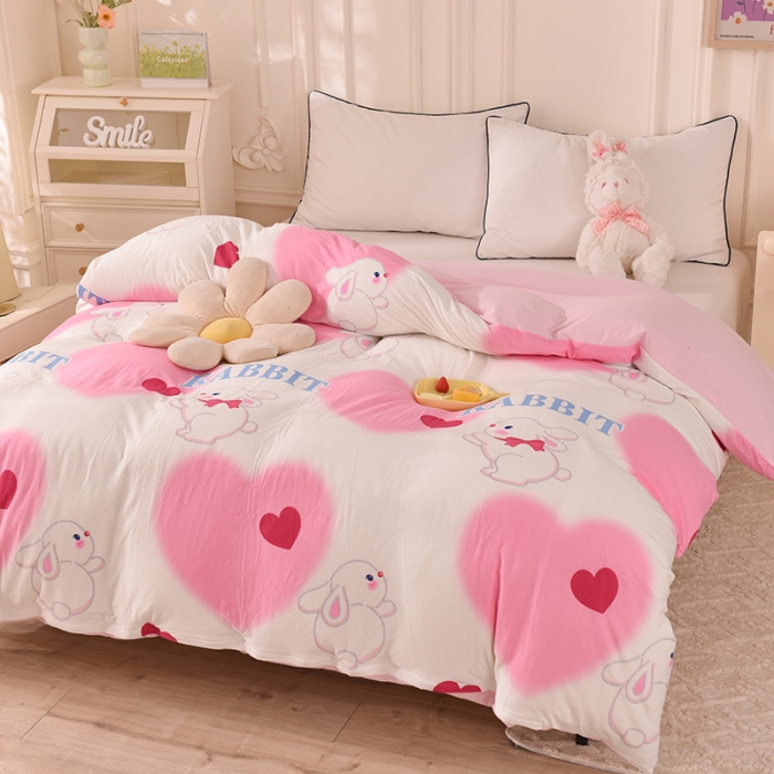 91家纺网 家纺一手货源 找家纺 甜之梦 2025新款针织棉印花单品被套 粉红爱心兔