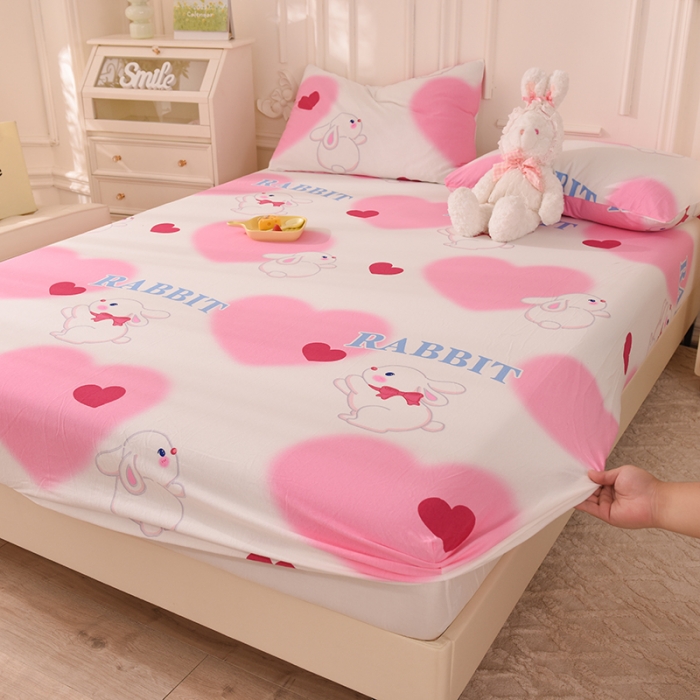 91家纺网 家纺一手货源 找家纺 甜之梦 2025新款针织棉印花单品床笠 粉红爱心兔