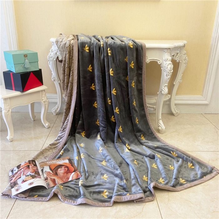 91家纺网 家纺一手货源 找家纺 卡奥家纺新款AB版云貂绒毛毯法莱绒休闲盖毯沙发毯空调毯圣比得