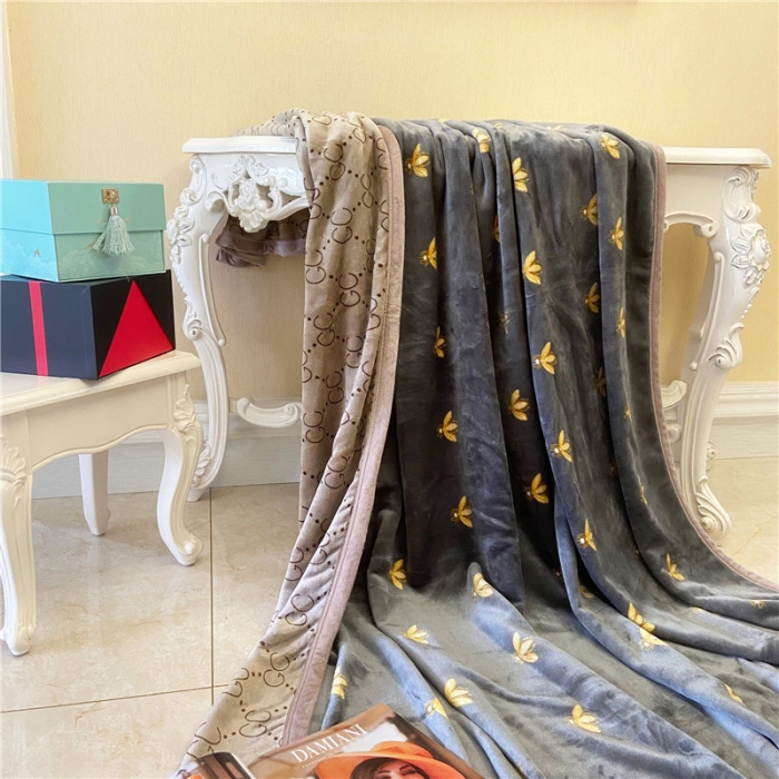 91家纺网 家纺一手货源 找家纺 卡奥家纺新款AB版云貂绒毛毯法莱绒休闲盖毯沙发毯空调毯圣比得