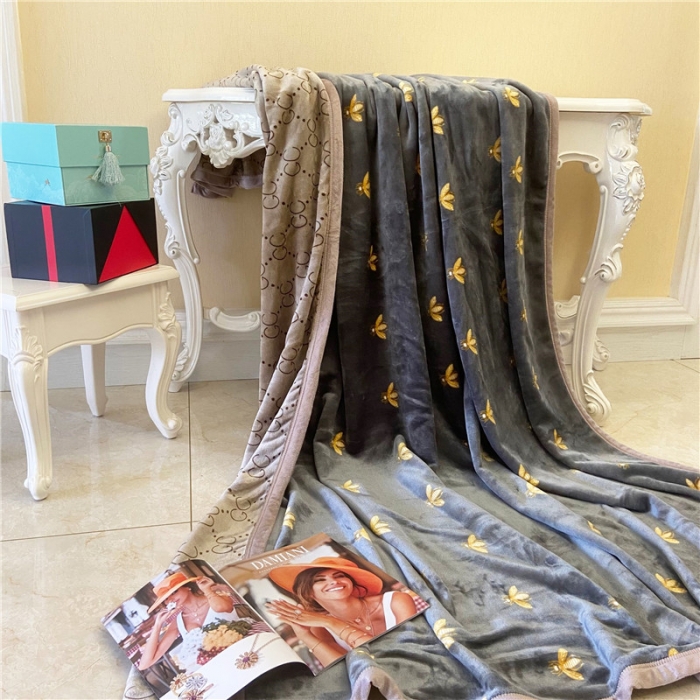 91家纺网 家纺一手货源 找家纺 卡奥家纺新款AB版云貂绒毛毯法莱绒休闲盖毯沙发毯空调毯圣比得