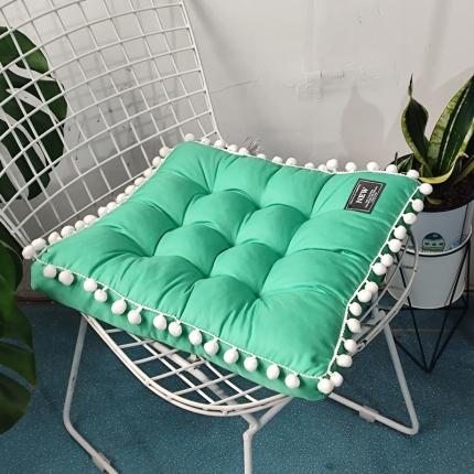 91家纺网 家纺一手货源 找家纺 （总）李帅家居新款ins毛球方款立体坐垫飘窗垫沙发垫椅子垫靠垫抱枕