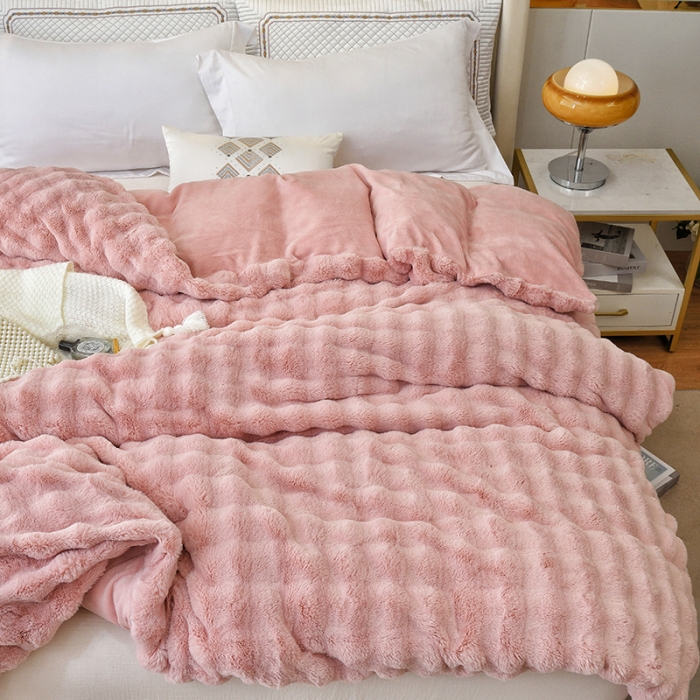 91家纺网 家纺一手货源 找家纺 （总）启优 2023新款兔毛绒多功能毛毯150x200cm兔毛绒被套